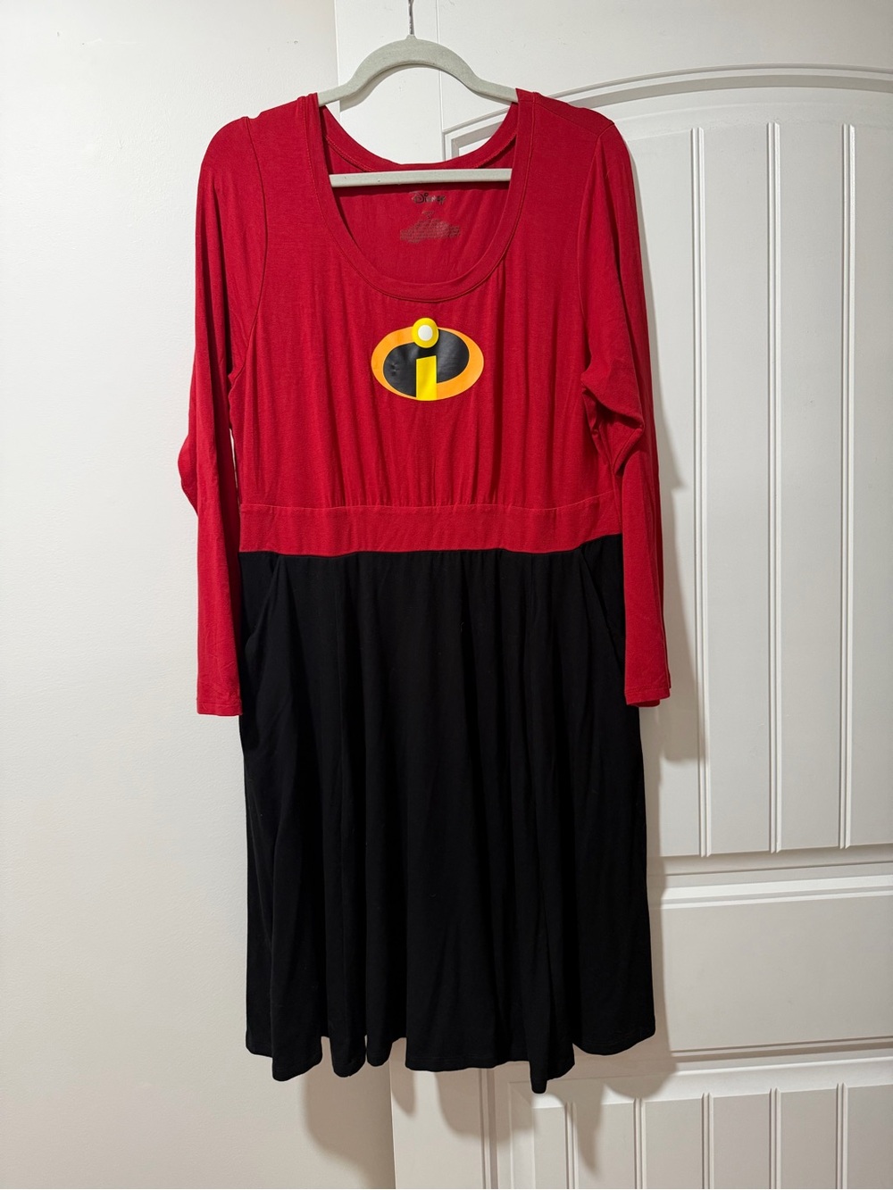Torrid Disney Pixar Incredibles Red and Black Long-Sleeve Dress Size 1 1X VGUC